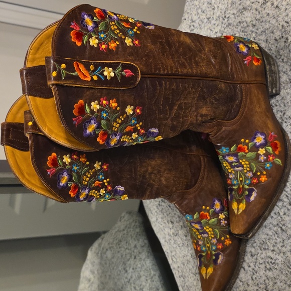 Old Gringo Brown Floral Embroidered Heeled Boots - Picture 9 of 14